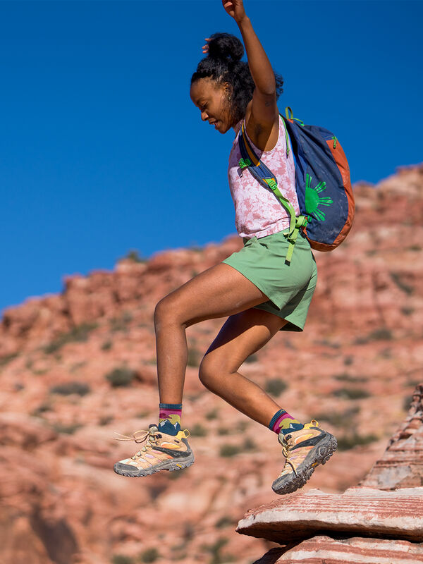 Women's Cargo Hiking Shorts: Cordillera 3"